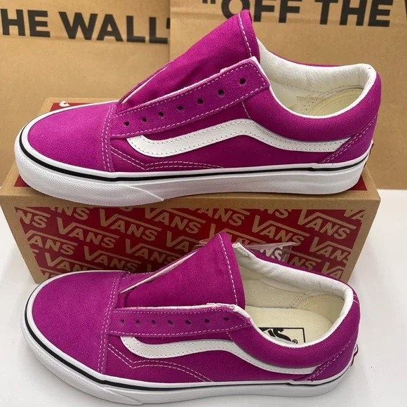 Vans Men’s Old Skool
Fuchsia Red/True White Sneakers 
VN0A5KRF8ZV - Picture 3 of 16